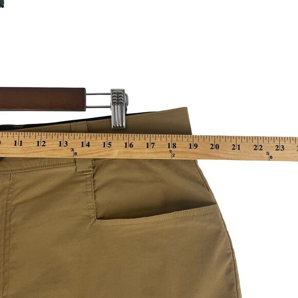 ORVIS Men’s Cargo Shorts SZ 38 Tan Stretch GUC💗 - Picture 4 of 11